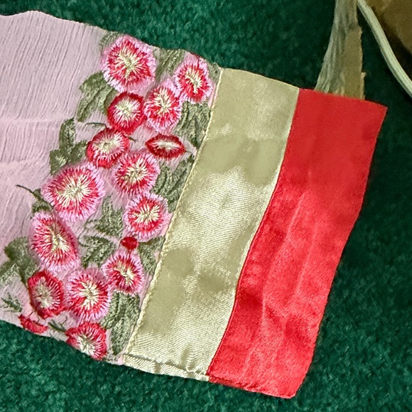 Elegant Pink Embroidered Kurta set - Picture 6 of 12